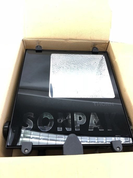 NEW IN BOX THORN SONPAK LX 250W 240V HST/E40/220 A/S FLOODLIGHT OTX250 (B412) 1