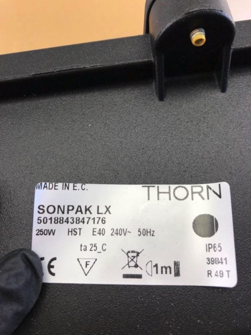 NEW IN BOX THORN SONPAK LX 250W 240V HST/E40/220 A/S FLOODLIGHT OTX250 (B412) 2