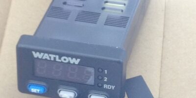 WATLOW CONTROLS 935A-1CD1-000R TEMPERATURE LIMIT / PROCESS CONTROLLER (A769) 1