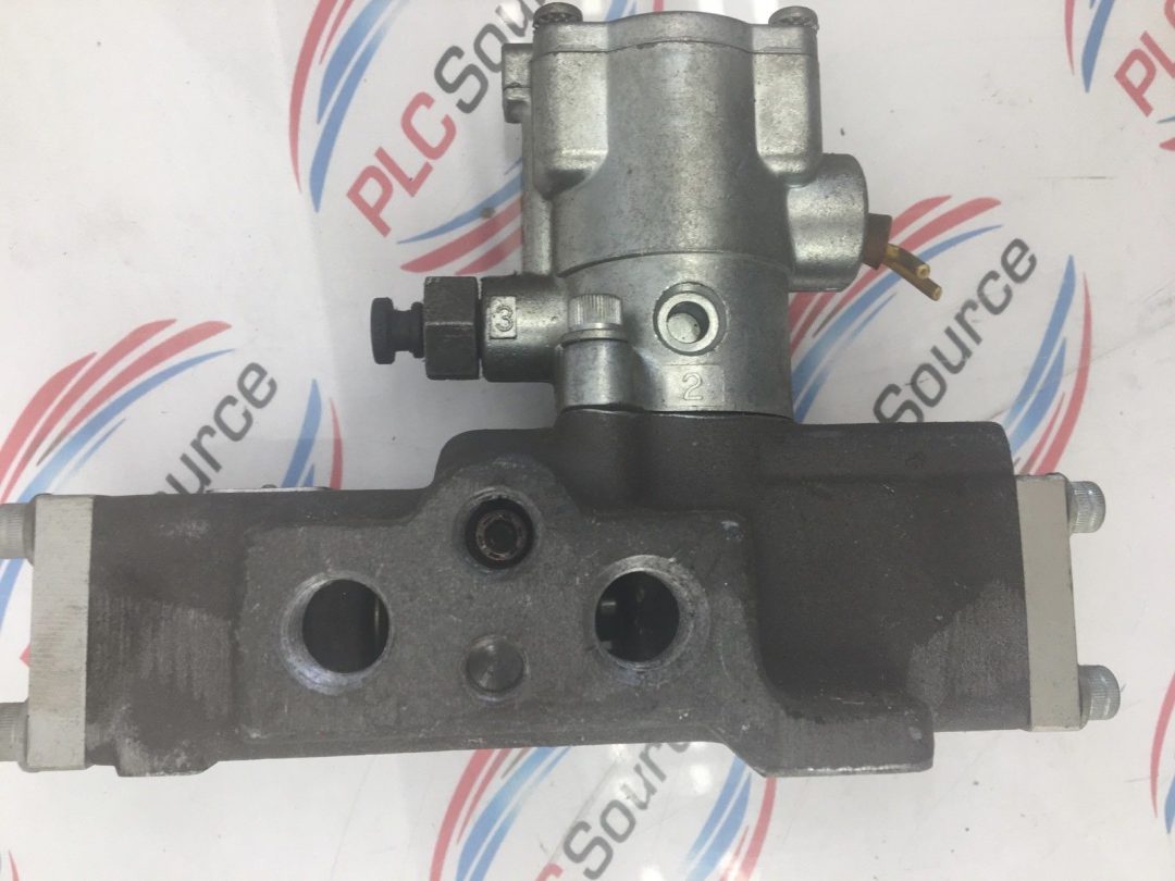 Schrader Bellows L645-33-102 Directional Control Valve W  K065-3035 Pilot